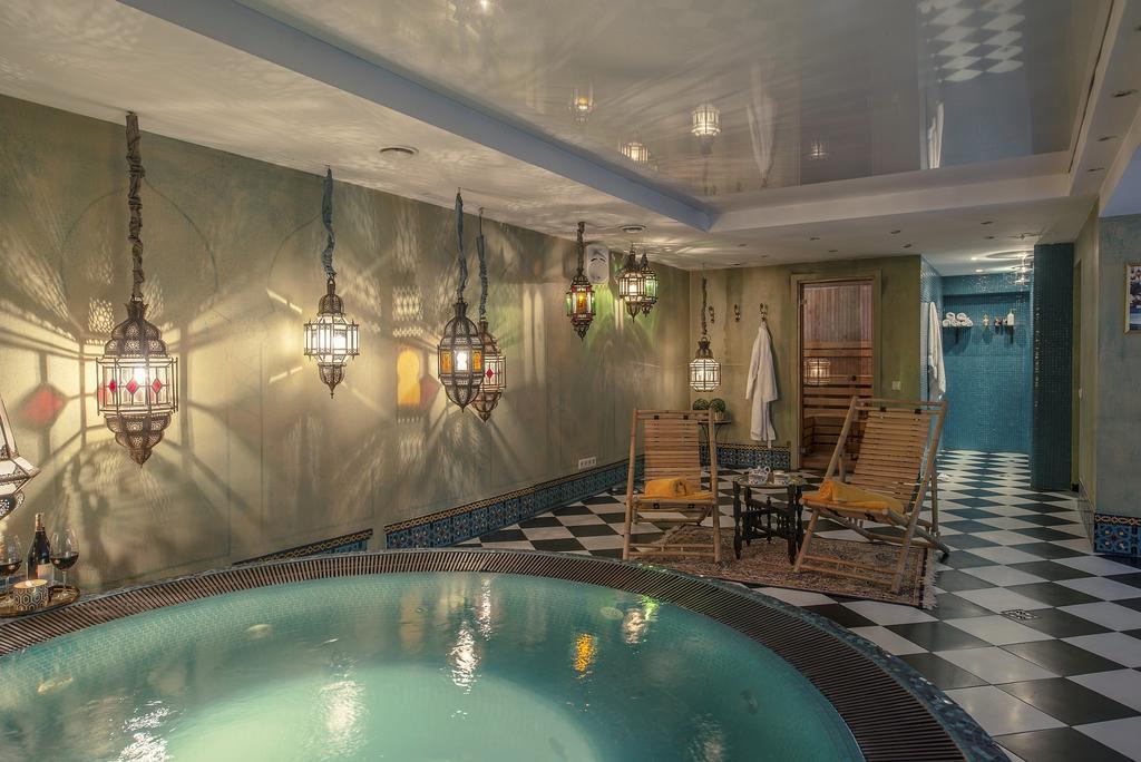 Apvalaus Stalo Klubas Gastro & Spa Hotel Trakai Exterior photo